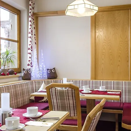 Otel Idhof 4*